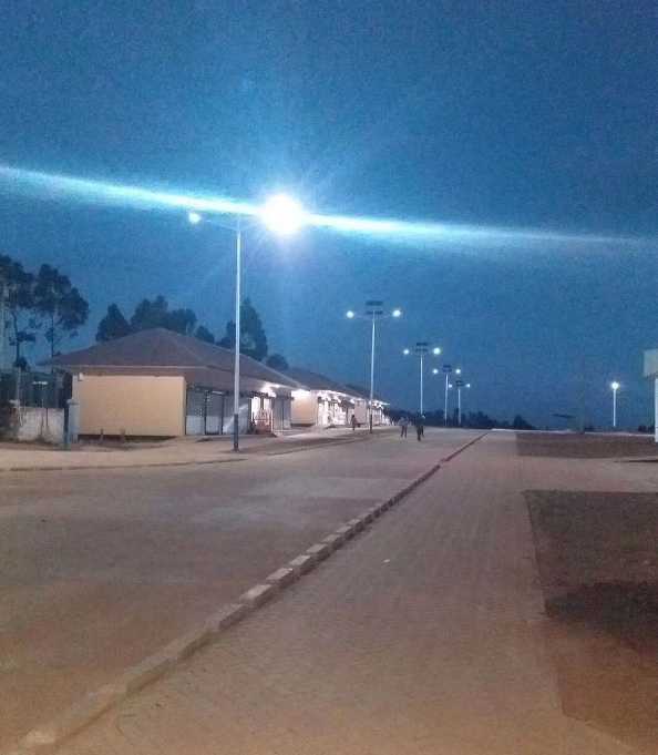 都江堰市非洲科特迪瓦太阳能路灯工程